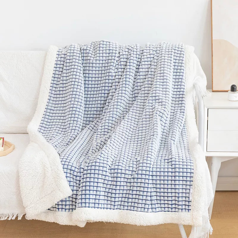 Cozy Plaid Lambing Blanket – Warm and Soft Fleece Cover
