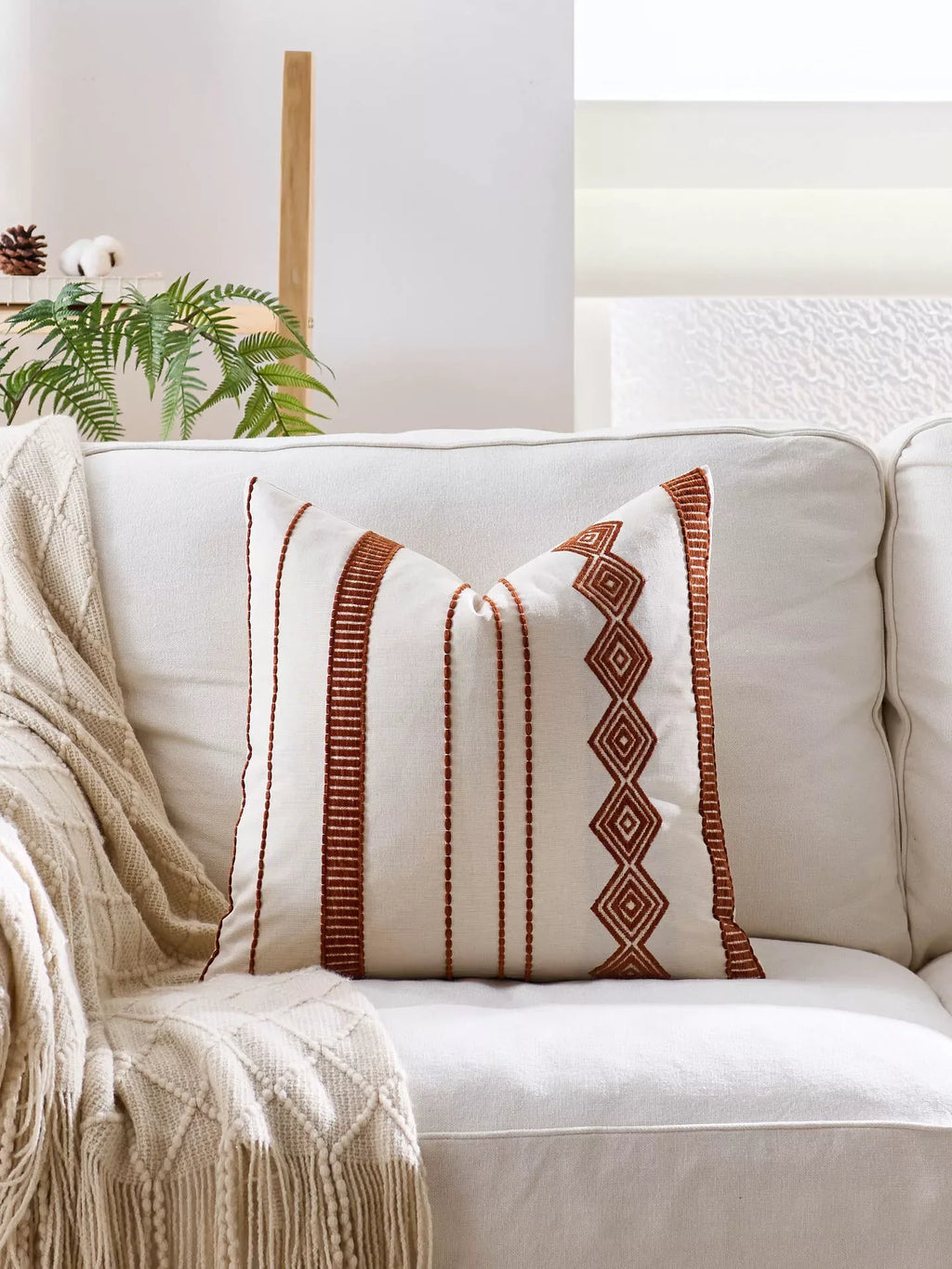 Bohemian Embroidered Pillow Cover – Chic Ethnic Decor - DSARD