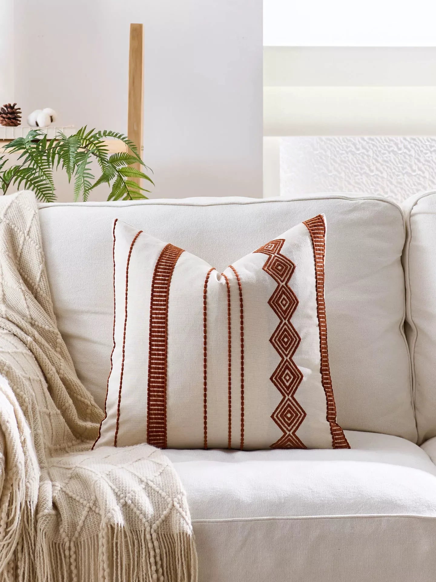 Bohemian Embroidered Pillow Cover – Chic Ethnic Decor - DSARD