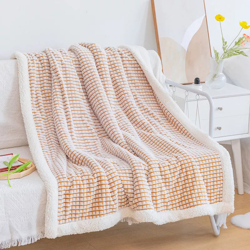 Cozy Plaid Lambing Blanket – Warm and Soft Fleece Cover