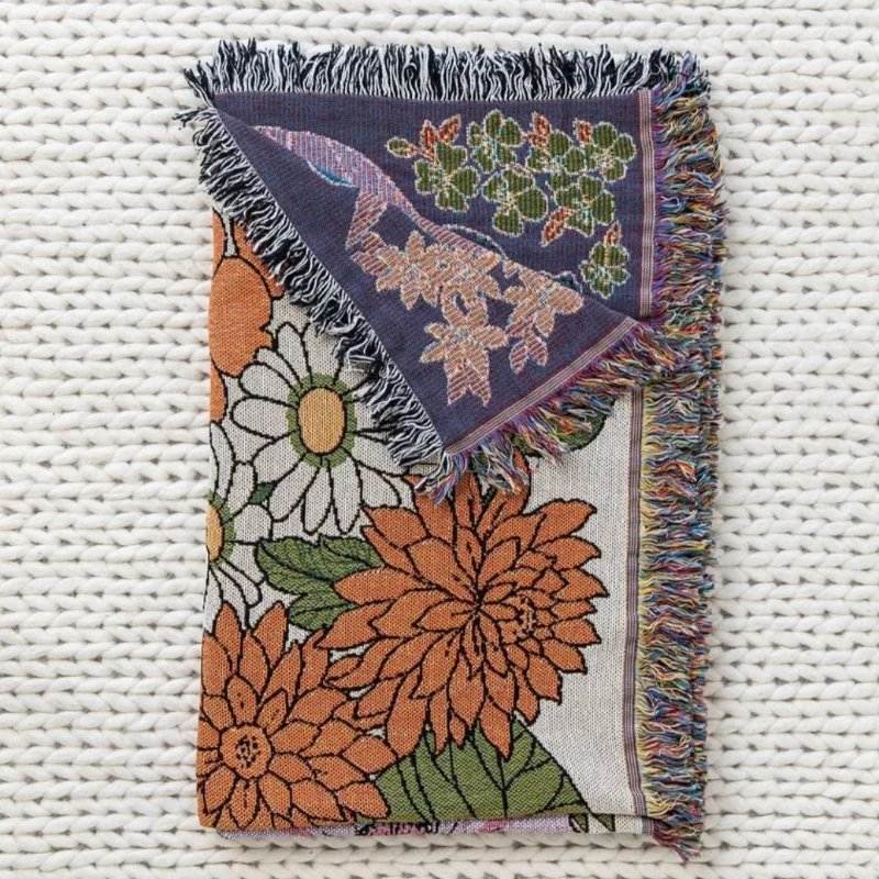 Floral Pattern Thread Blanket – Portable Tapestry Sofa Cover & Picnic Mat