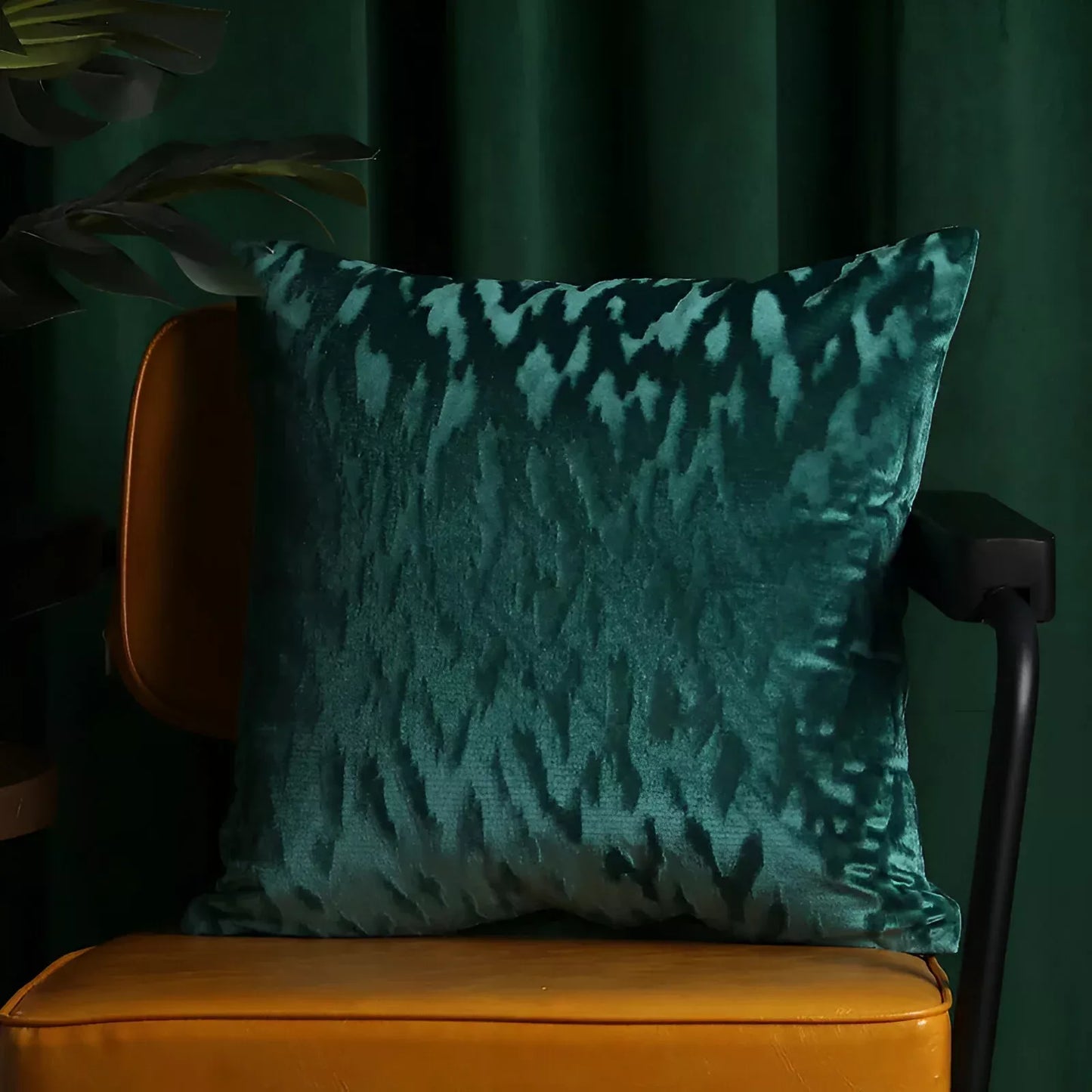 Luxury Dark Green Velvet Wave Pillow Cover
