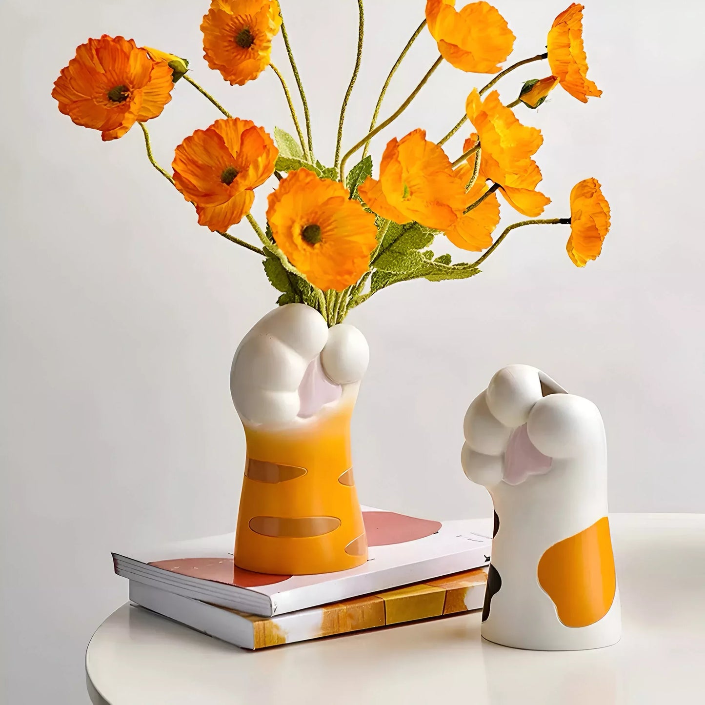 Cat’s Claw Shape Resin Vase