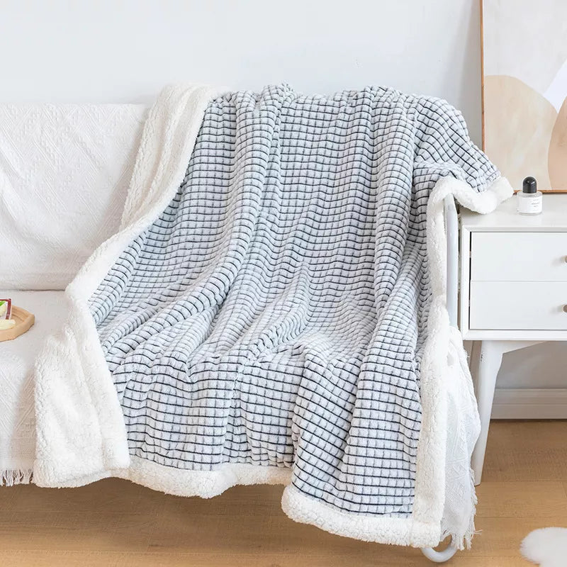 Cozy Plaid Lambing Blanket – Warm and Soft Fleece Cover