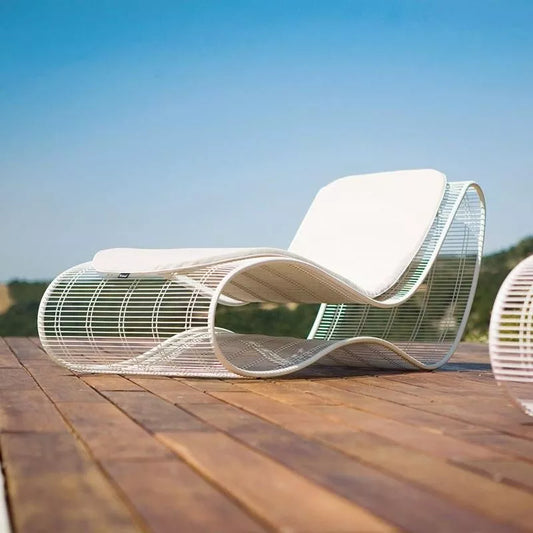 Luxury Minimalist Sun Lounger – Ergonomic Patio and Beach Chair - DSARD