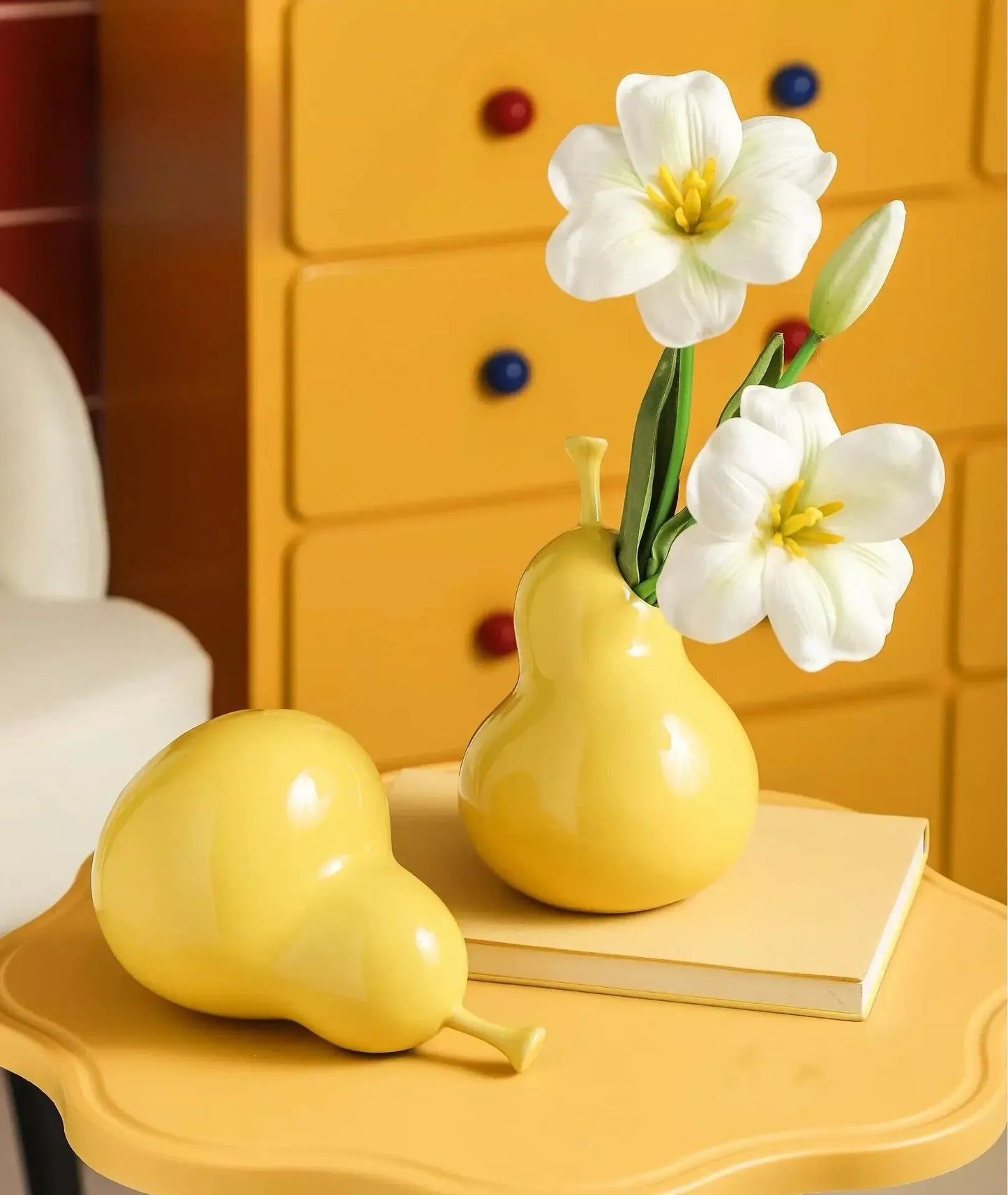 Abstract Art Ceramic Pear Vase for Hydroponic Flower Arrangements