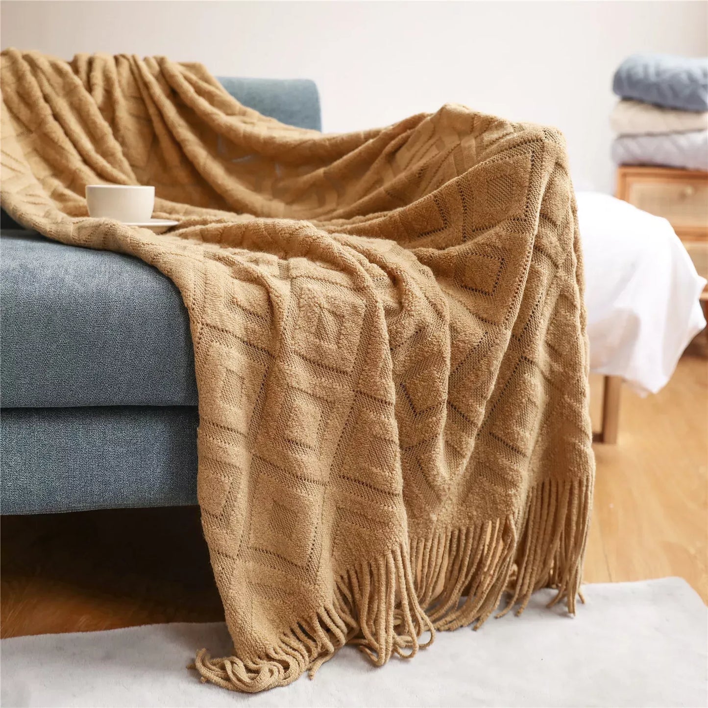 Luxurious Diamond-Shaped Cashmere Feel Knitted Blanket – Thickened Winter Comfort with Tassels
