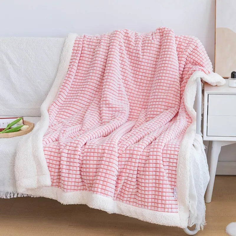 Cozy Plaid Lambing Blanket – Warm and Soft Fleece Cover - DSARD