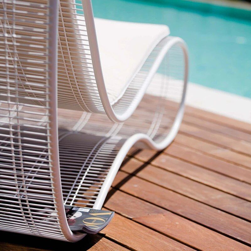 Luxury Minimalist Sun Lounger – Ergonomic Patio and Beach Chair - DSARD