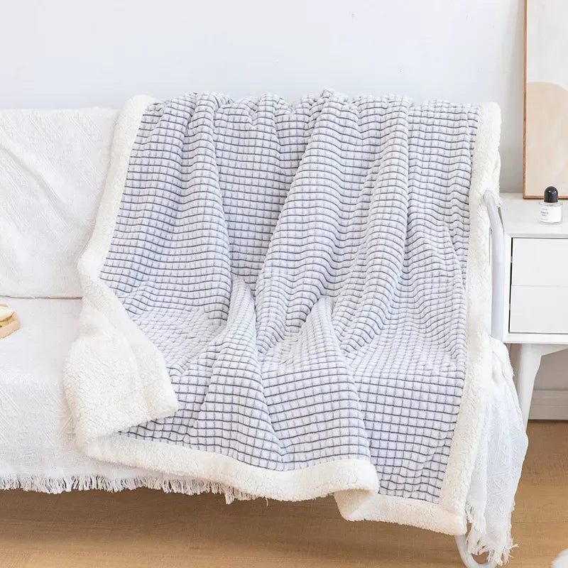 Cozy Plaid Lambing Blanket – Warm and Soft Fleece Cover - DSARD