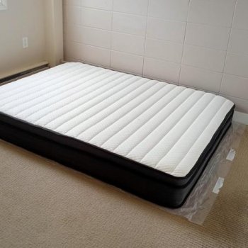 Queen Size 12-Inch Memory Foam Hybrid Mattress with Pocket Springs - DSARD